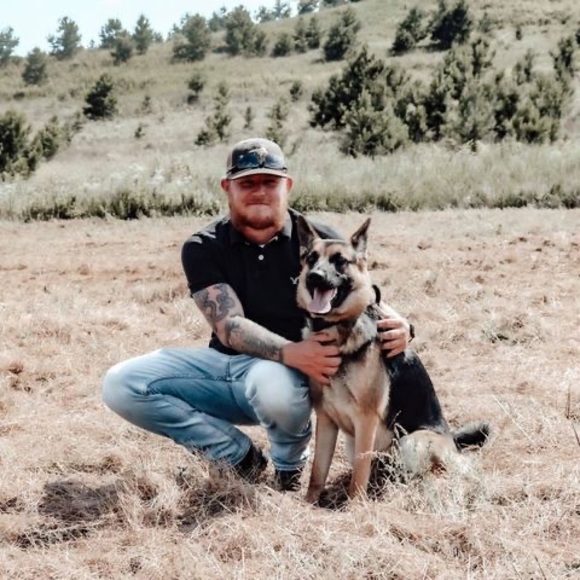 Tyler Divine - Poshmark Profile Picture of Tyler Divine (@tylerdivine28) on Poshmark