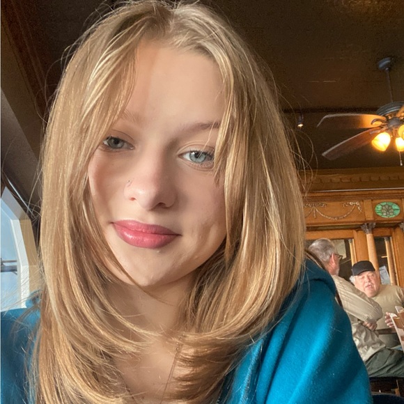 Profile Picture of Joelene Major (@joelenemajor) on Poshmark