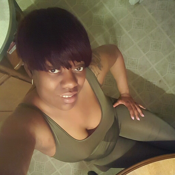 Profile Picture of Yapha Curington (@yacuri83) on Poshmark