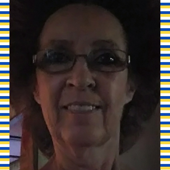 Profile Picture of Connie Barnes (@connieb123177) on Poshmark