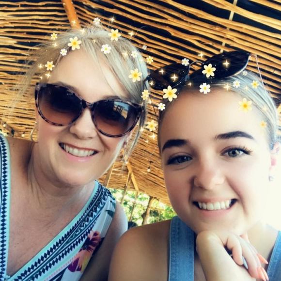 Profile Picture of Megan Arbon (@meganarbon) on Poshmark