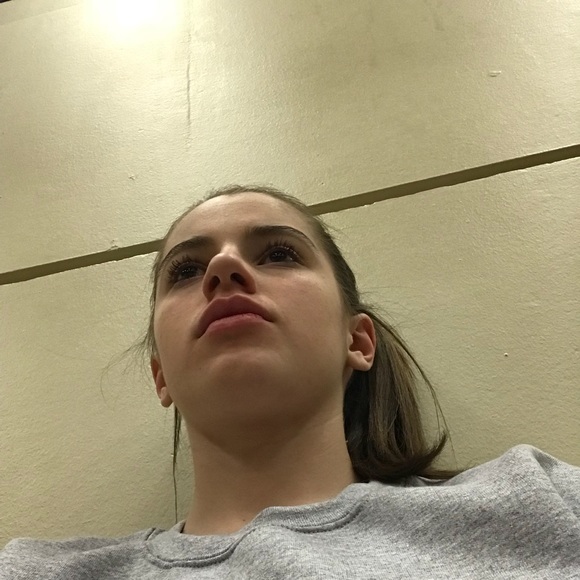 Profile Picture of Emma Wahlstrom (@emwahlstrom) on Poshmark