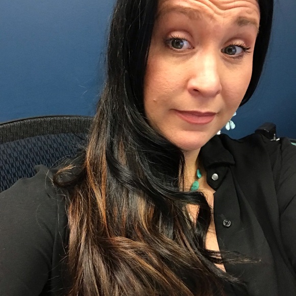 Profile Picture of Amanda Oehrlein (@oehrleinamanda) on Poshmark