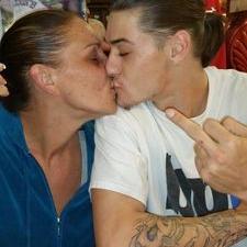 Profile Picture of Zack & Lisa Deutsch (@ZackandLisa) on Twitter