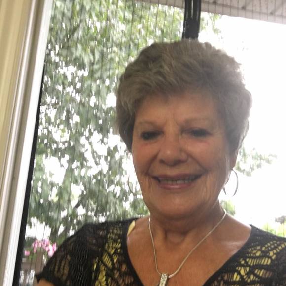 Profile Picture of Vivian h. Franklin (@vhf132000) on Poshmark