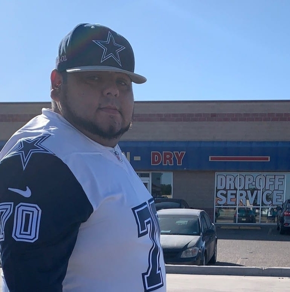 Profile Picture of Jonathan Longoria (@jonjon806) on Poshmark