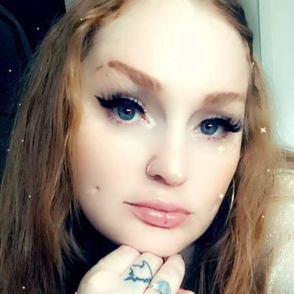 Profile Picture of Kayla Henyan (@kaylahenyan) on Poshmark