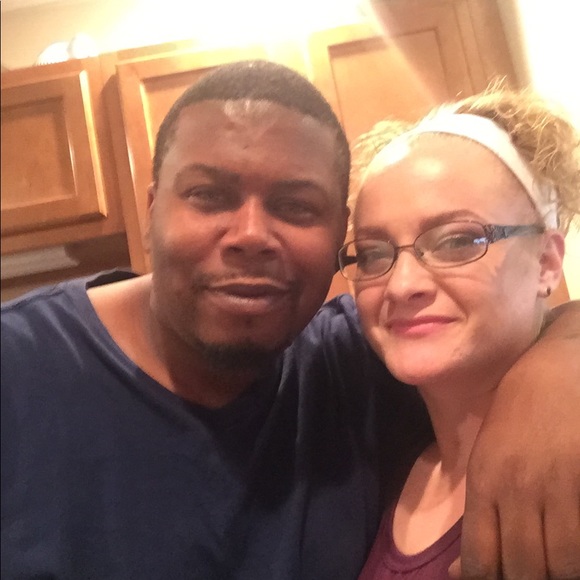 Profile Picture of Cassandra Fornari (@cfornari) on Poshmark