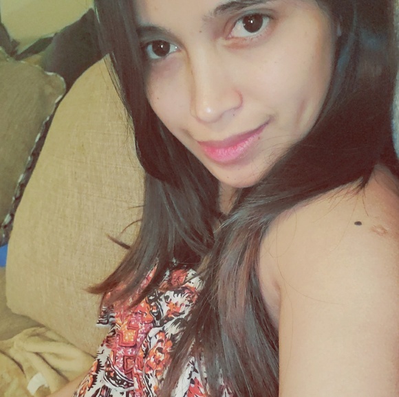 Profile Picture of Ann Aboyme (@ann_aboyme) on Poshmark
