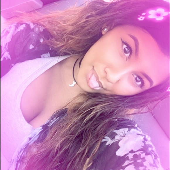 Profile Picture of Yexenia Rivera (@yexrivera) on Poshmark