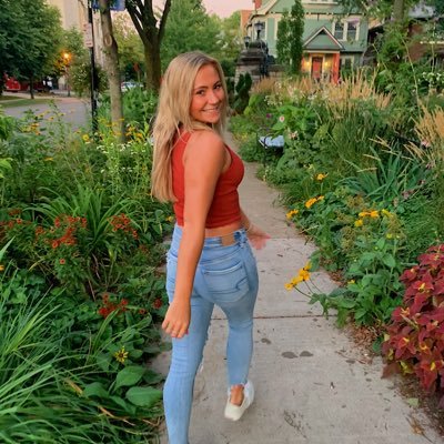 Profile Picture of Bree (@BreeLong1) on Twitter