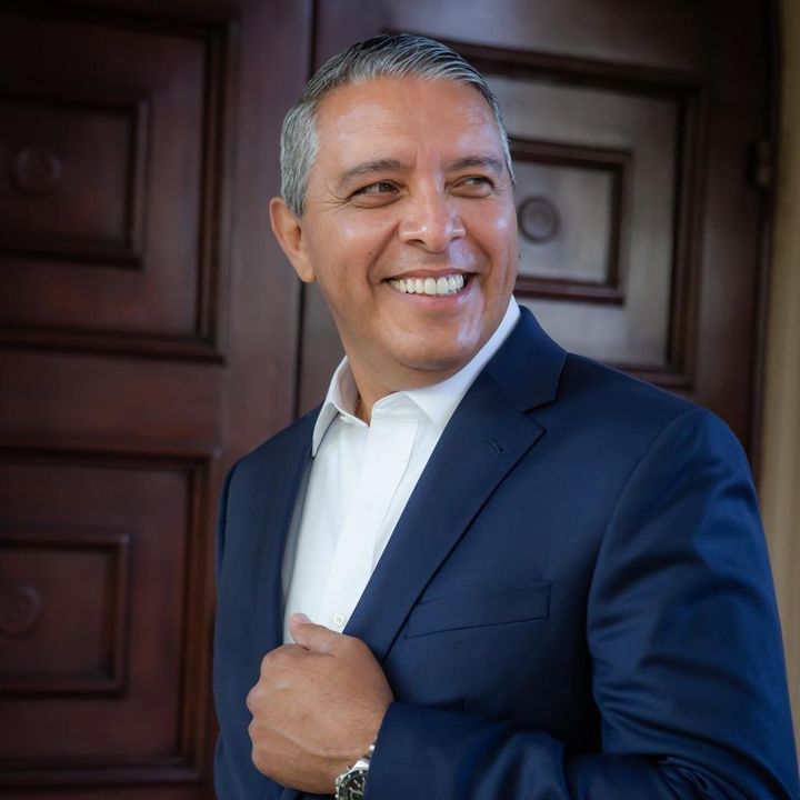 Profile Picture of Robert Olavarrieta (@robsellsvc) on Tiktok