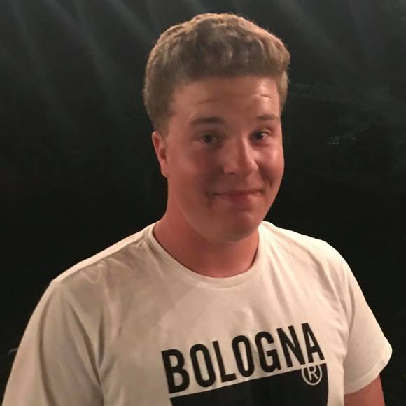 Profile Picture of David Niehaus (@dniehaus01) on Poshmark