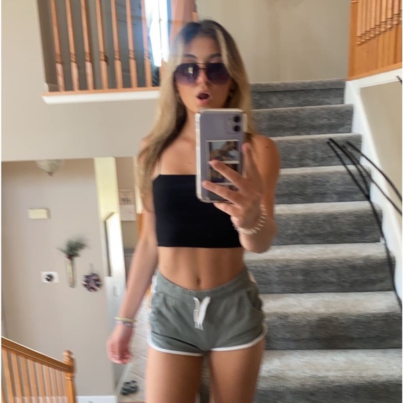 Profile Picture of Ashley Plzak (@ashley_plzak) on Poshmark