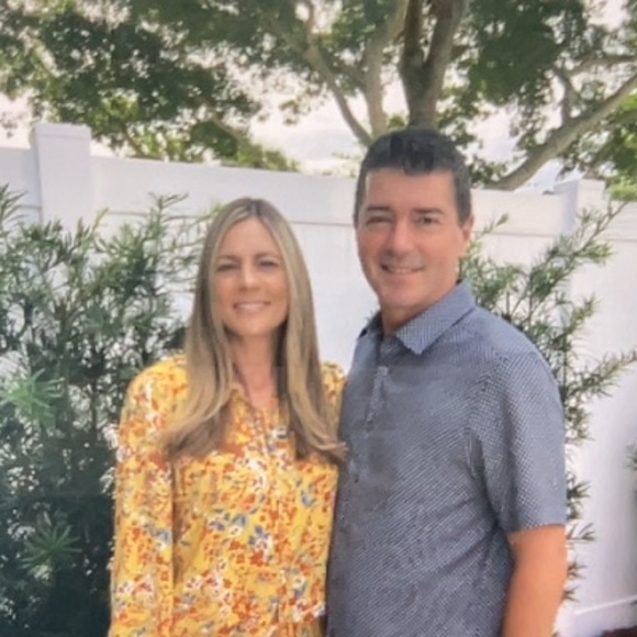 Profile Picture of Lisa Centrella (@lacentrella) on Poshmark