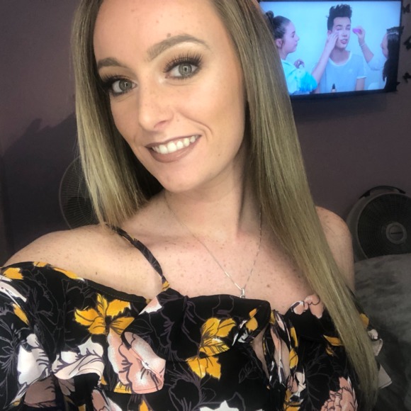 Profile Picture of Brittany Afflerbach (@bafflerbach) on Poshmark