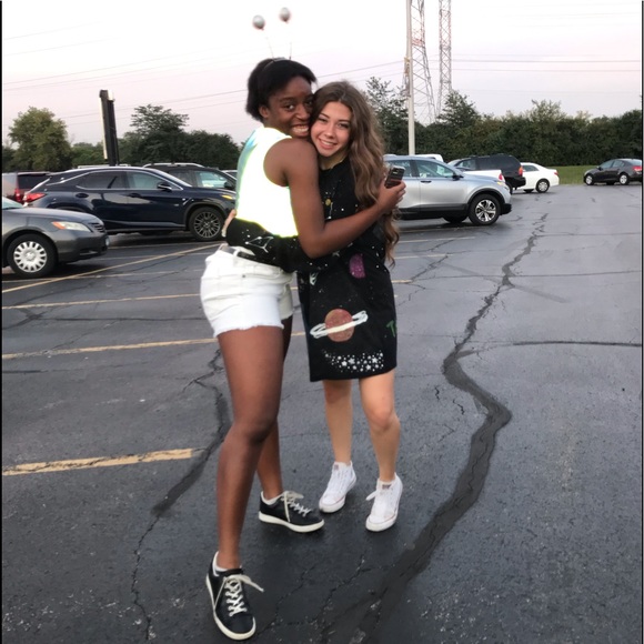 Profile Picture of Sam Case (@sammyleecase) on Poshmark