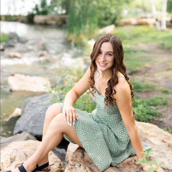 Profile Picture of Karissa Schmeets (@karissa63) on Poshmark