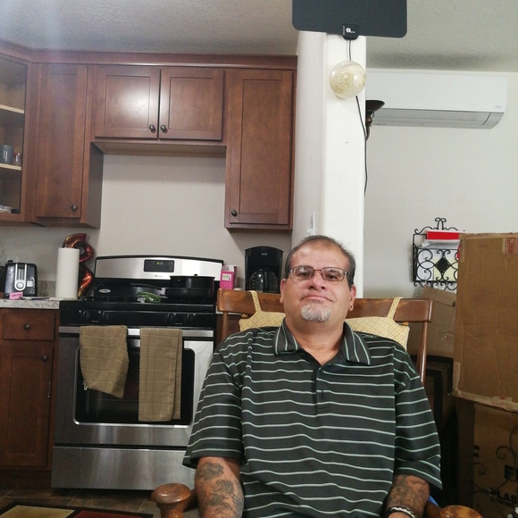 Profile Picture of Harry Larson (@larsonharry42) on Poshmark