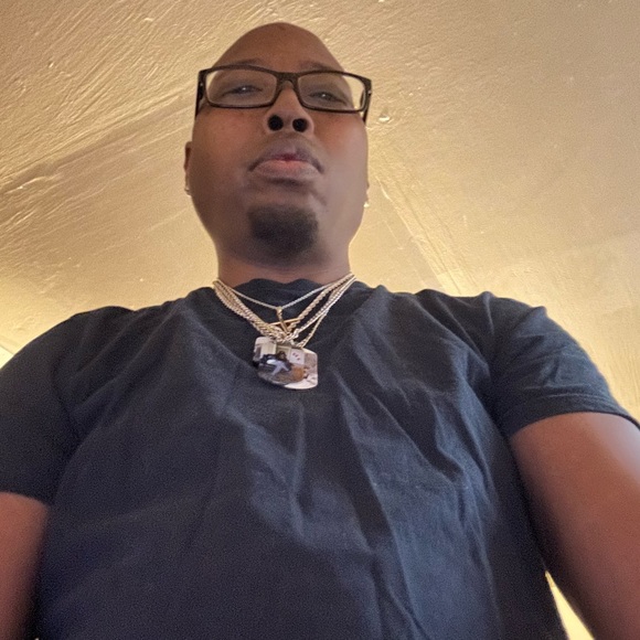 Profile Picture of Michael Todd (@michaeltodd880) on Poshmark