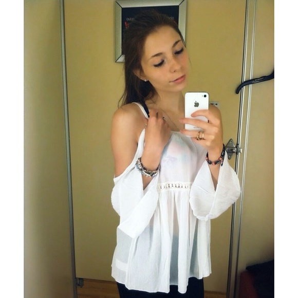 Profile Picture of Angeline Paull (@angelinepaull) on Poshmark