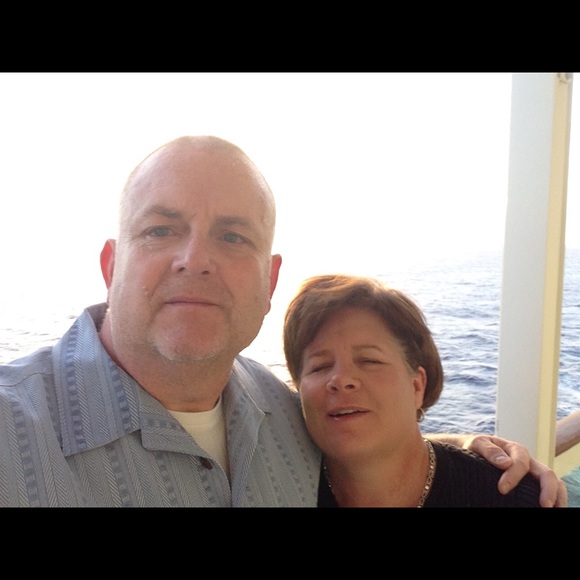 Profile Picture of Renee Kandravi (@renee21k) on Poshmark