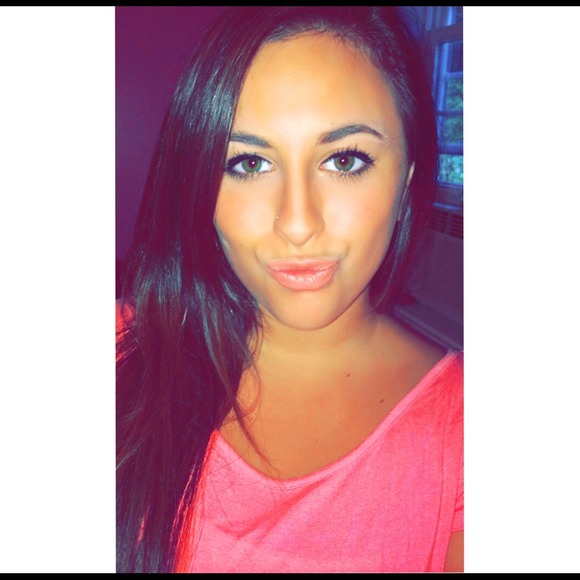 Profile Picture of Allison Horchler (@allisonhorchler) on Poshmark