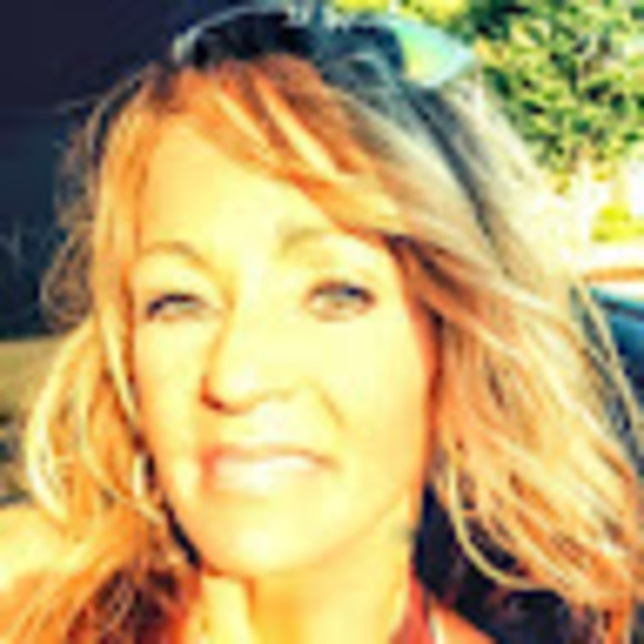 Profile Picture of Leeann Mcdaniel (@leeann_mcdaniel) on Poshmark