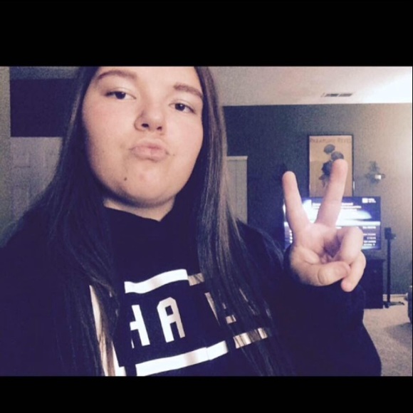 Profile Picture of Stefanie Silva (@espinosalover) on Poshmark