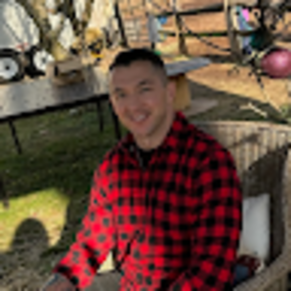 Profile Picture of Adam Roach (@aroach3057) on Poshmark