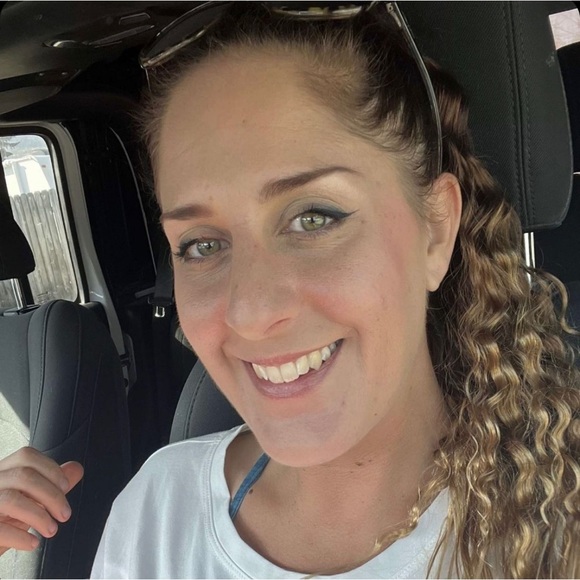 Profile Picture of Kyla Knull (@kylaknull) on Poshmark