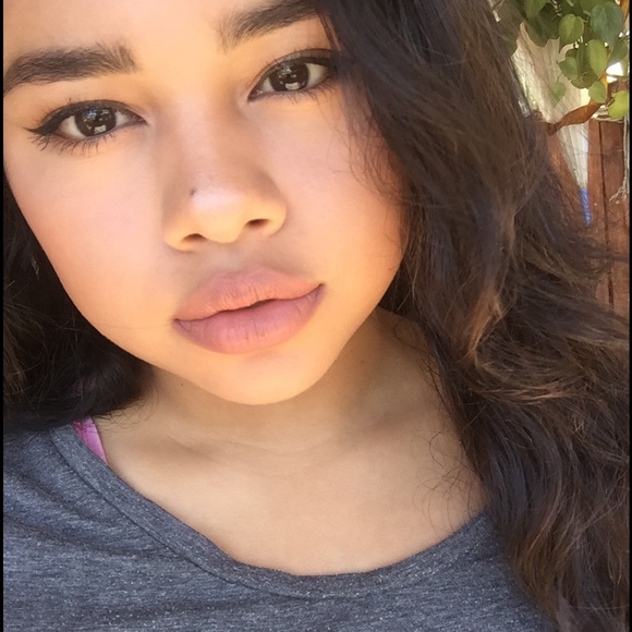 Profile Picture of Rebecca Espino-chavez (@dear_becca) on Poshmark