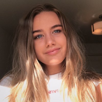 Profile Picture of Ella Hicks (@ellaghicks) on Twitter