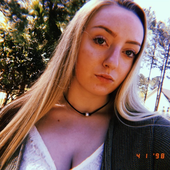 Profile Picture of Jo Jansen (@jojansen) on Poshmark