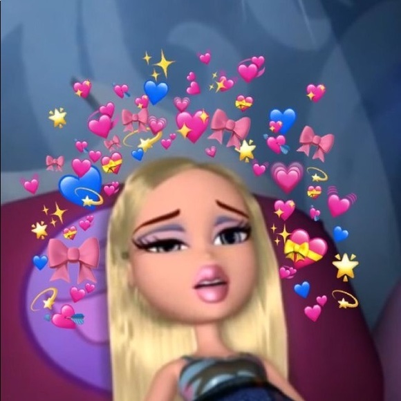 Profile Picture of Alex Vela (@acontouredsis) on Poshmark