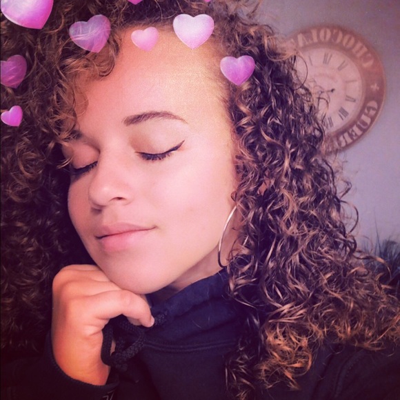 Matison Davis - Poshmark Profile Picture of Matison Davis (@mati_davis) on Poshmark