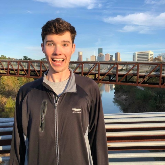 Profile Picture of Brent Bauries (@brent_bauries) on Poshmark