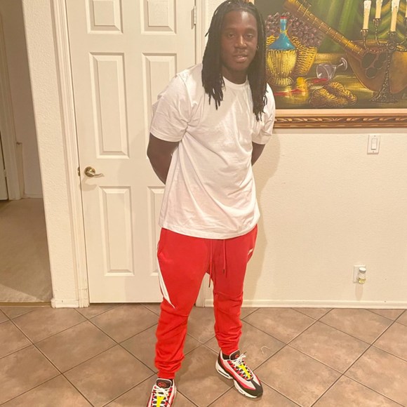 Profile Picture of David Stanley (@davidstanley118) on Poshmark