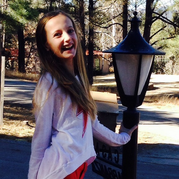 Profile Picture of Campbell Kothmann (@campbellllk) on Poshmark