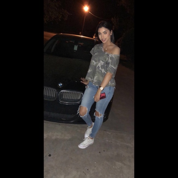 Profile Picture of Mona Taha (@monataha827) on Poshmark