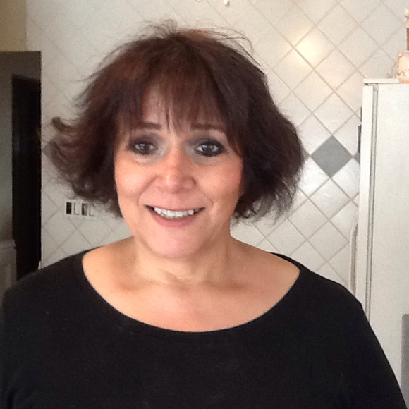 Profile Picture of Jeri Calviello (@tari) on Poshmark