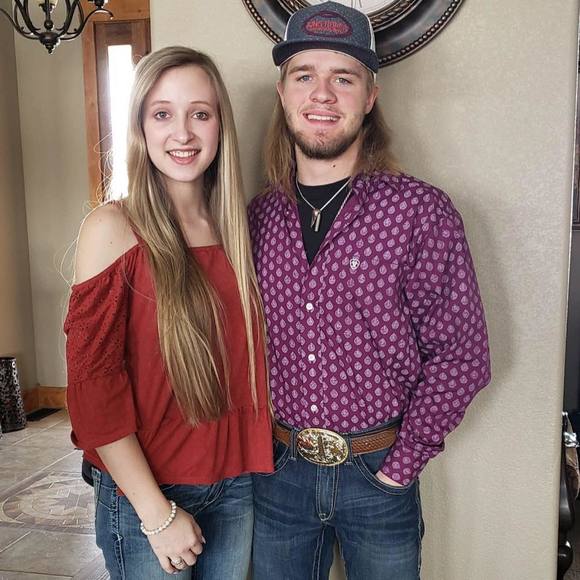 Bailey Perkins - Poshmark Profile Picture of Bailey Perkins (@baileymarie67) on Poshmark