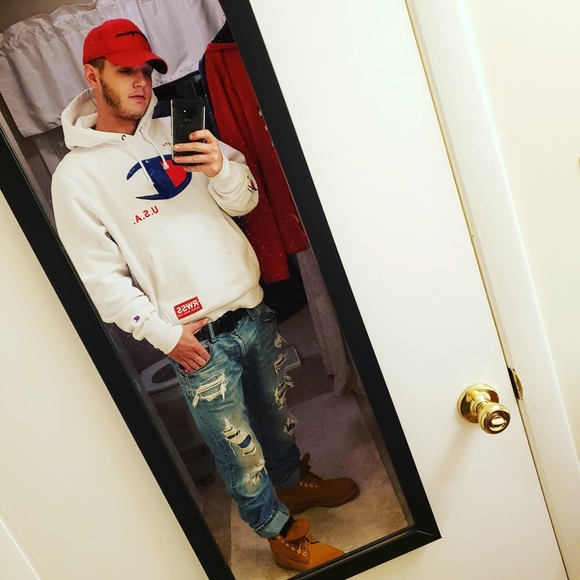 Gunnar Smith - Poshmark Profile Picture of Gunnar Smith (@gunnar_smith) on Poshmark