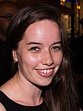 Profile Picture of Anna Popplewellon Wikipedia