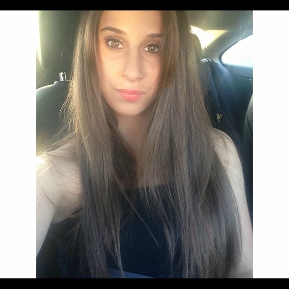 Profile Picture of Cassidy Perling (@cassidyy12) on Poshmark