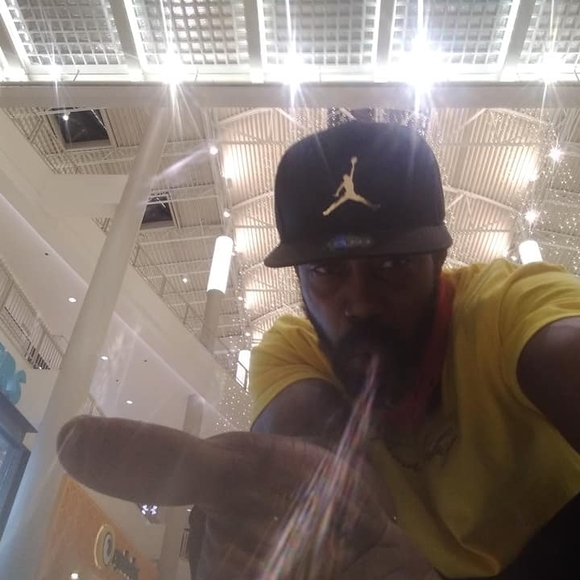 Profile Picture of Ras kolonji Kolonji (@gazaimperial) on Poshmark