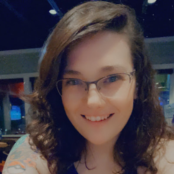 Profile Picture of Rachel Seefeld (@rlseefeld) on Poshmark