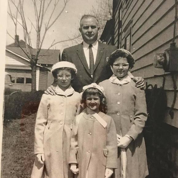 Profile Picture of Janet Hall (@janethall663) on Poshmark