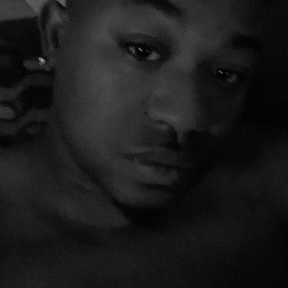 Profile Picture of Carl Williams (@cj22will) on Poshmark