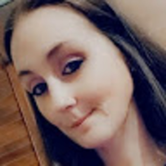 Profile Picture of Lili anne Paradyy (@lilianneparadyy) on Poshmark